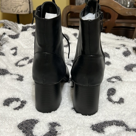 XOXO Kieran Lace Up Booties - Picture 3 of 5